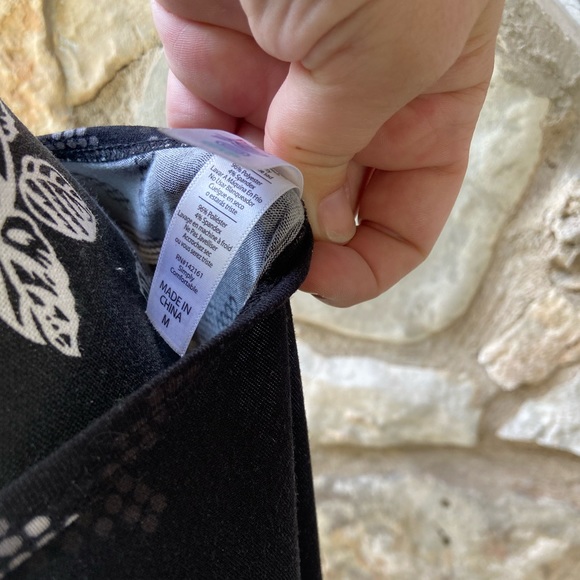 Lularoe Classic T Size Medium 🦄 ✨ 🤩 - Picture 5 of 6